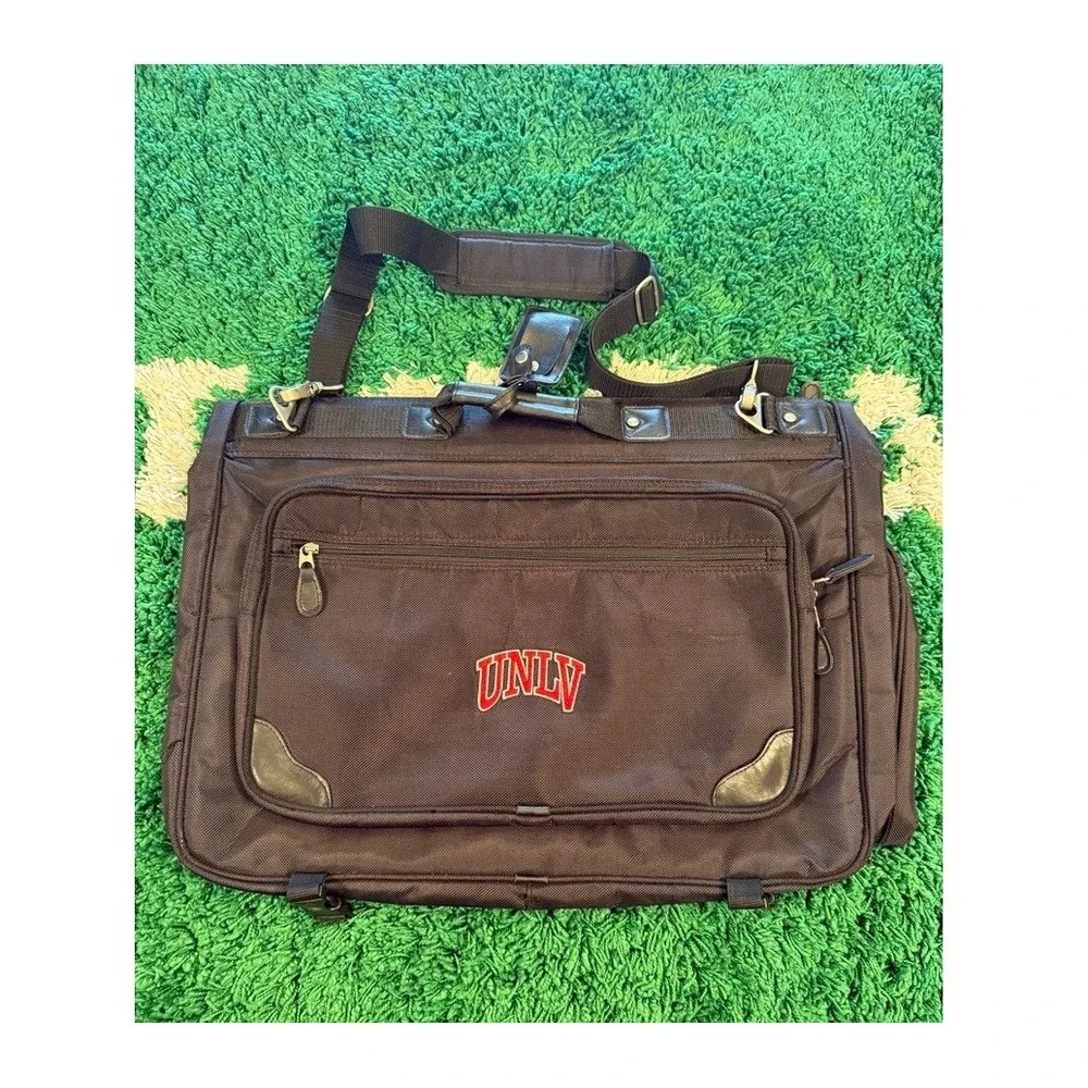 UNLV Rebels Garment Bag Unisex OS Black Excellent NCAA‎ Collegiate Travel Suit